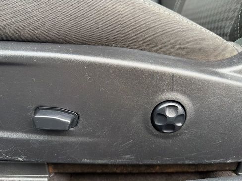 Used 2018 Dodge Challenger SXT image 25