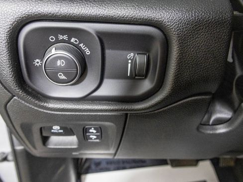Used 2022 RAM 1500 Big Horn AWD/4WD image 36