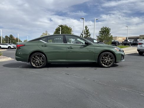 New 2025 Nissan Altima 2.5 SR image 2