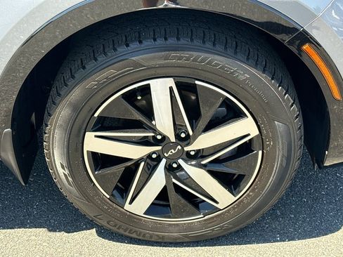 Used 2022 Kia Sorento S FWD image 33