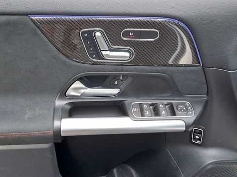 Used 2025 Mercedes-Benz GLA 250 4MATIC image 16