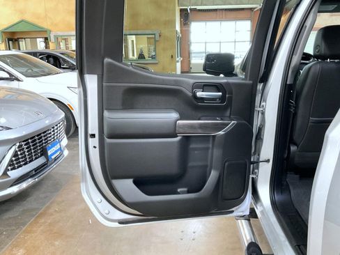 Used 2020 Chevrolet Silverado 1500 LTZ image 21