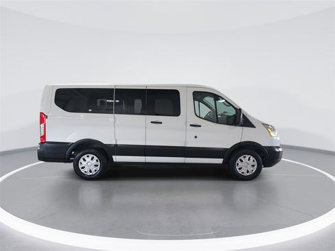 Used 2019 Ford Transit 150 XLT image 9