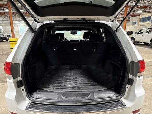 Used 2019 Jeep Grand Cherokee Limited AWD/4WD image 11