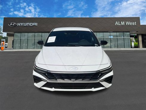 Certified 2025 Hyundai Elantra Sport FWD image 2
