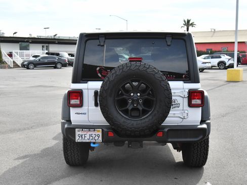 Used 2024 Jeep Wrangler Willys image 7