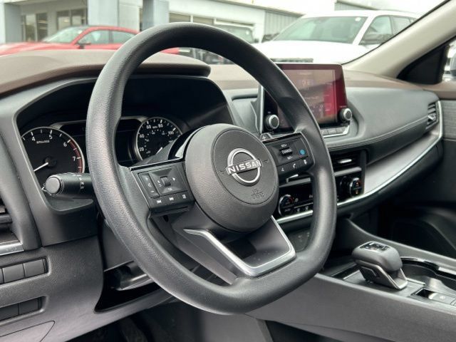 Used 2023 Nissan Rogue SV AWD/4WD image 33