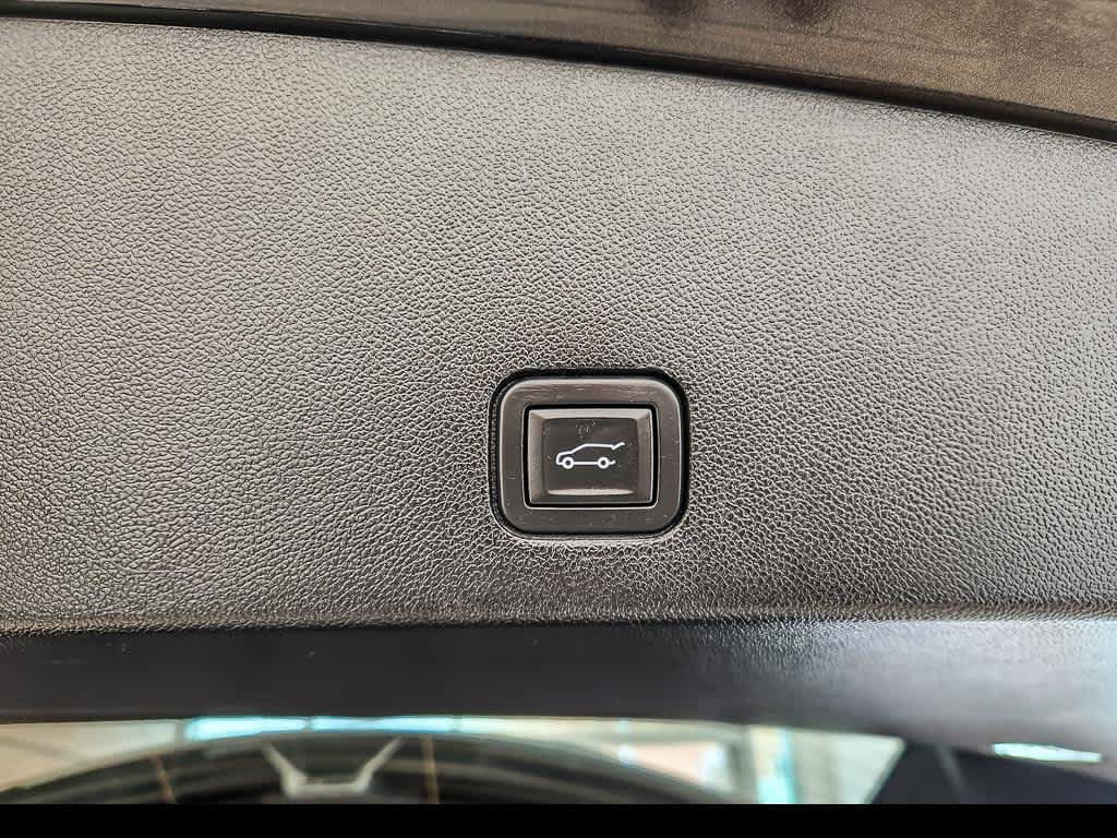 Used 2022 Cadillac XT6 Sport w/ Technology Package AWD/4WD image 23
