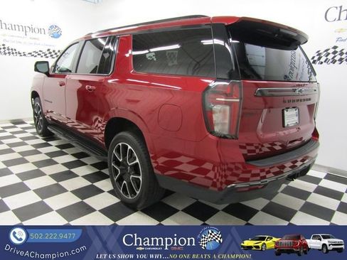 Used 2022 Chevrolet Suburban RST w/ Luxury Package RWD image 12