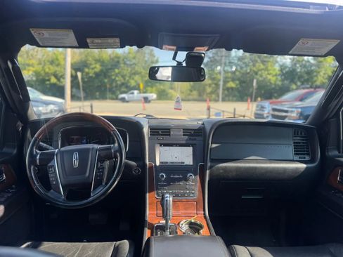 Used 2016 Lincoln Navigator L Select image 13