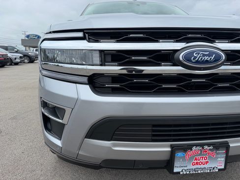 Used 2024 Ford Expedition Limited AWD/4WD image 5