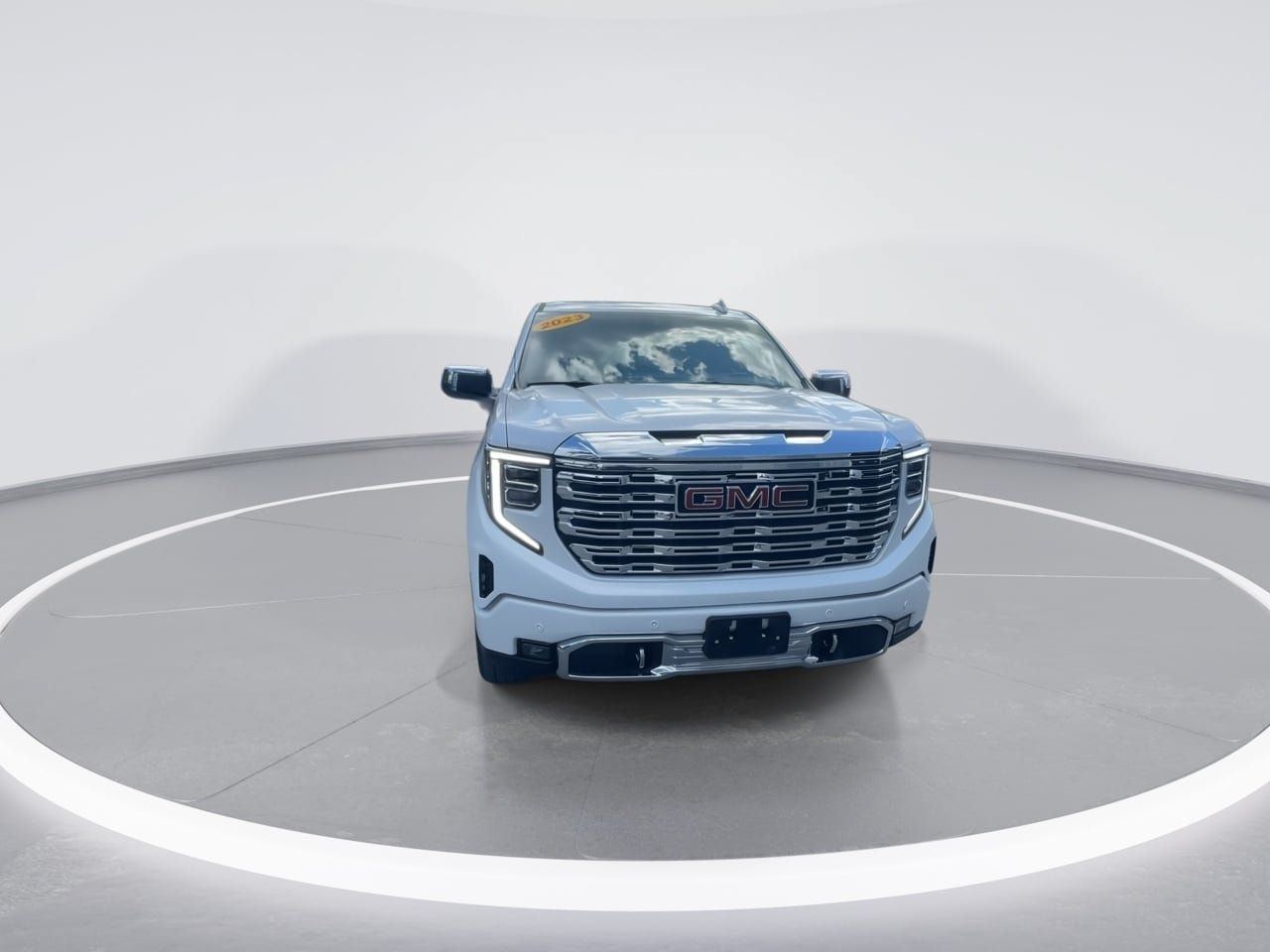 Used 2023 GMC Sierra 1500 Denali w/ Denali Reserve Package AWD/4WD image 3