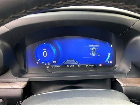 Used 2020 Ford Explorer Platinum w/ Premium Technology Package image 25