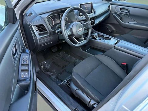 Used 2024 Nissan Rogue S image 2