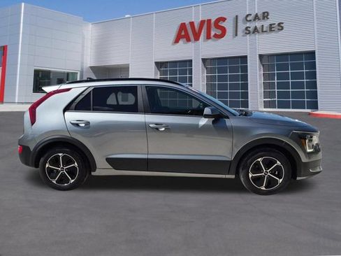Used 2025 Kia Niro LX FWD image 5