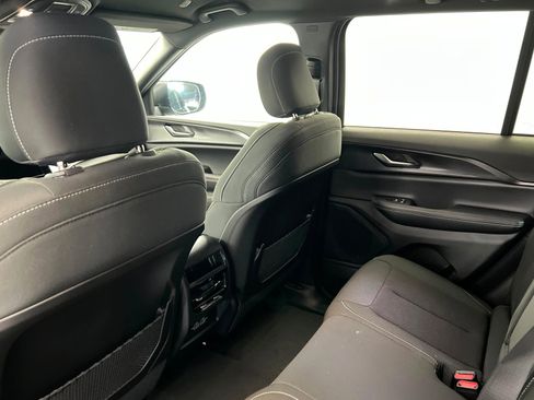 New 2026 Jeep Grand Cherokee Laredo AWD/4WD image 19