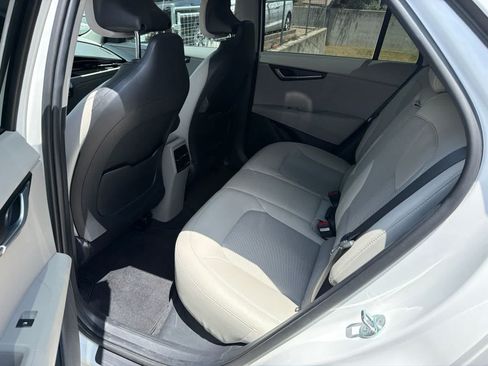 Certified 2023 Kia Niro Wind FWD image 8
