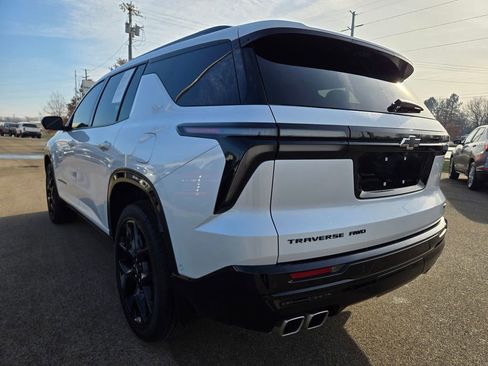 Used 2025 Chevrolet Traverse RS image 41