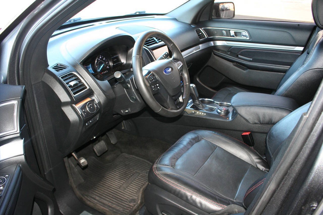 Used 2016 Ford Explorer Sport w/ Equipment Group 401A AWD/4WD image 12