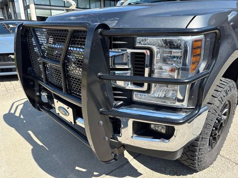 Used 2019 Ford F250 XLT w/ XLT Premium Package AWD/4WD image 7