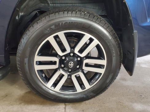 Used 2018 Toyota 4Runner Limited AWD/4WD image 5