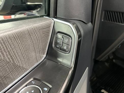 Certified 2022 Ford F150 Platinum w/ Equipment Group 701A High AWD/4WD image 16