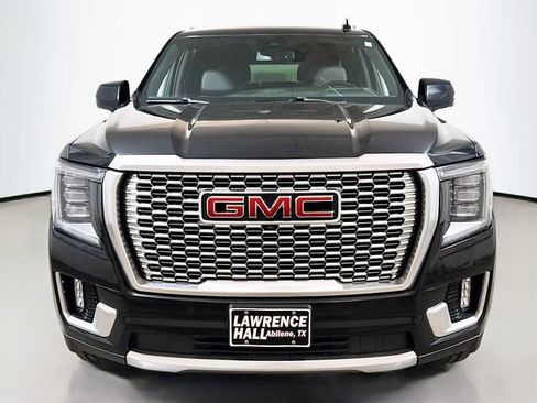 Used 2023 GMC Yukon XL Denali image 2