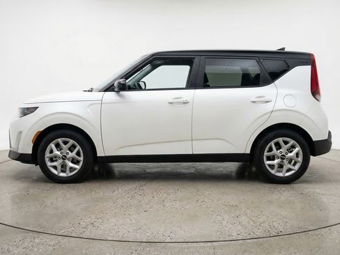 Used 2025 Kia Soul LX w/ LX Technology Package FWD image 5