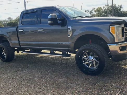 Used 2017 Ford F250 XLT w/ XLT Premium Package image 2