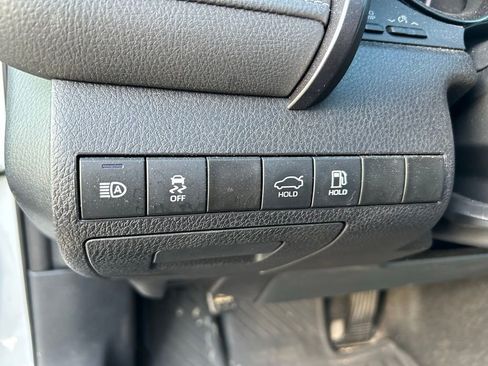 Used 2024 Toyota Camry SE image 18