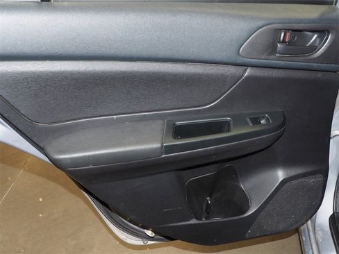 Used 2013 Subaru Impreza 2.0i image 11