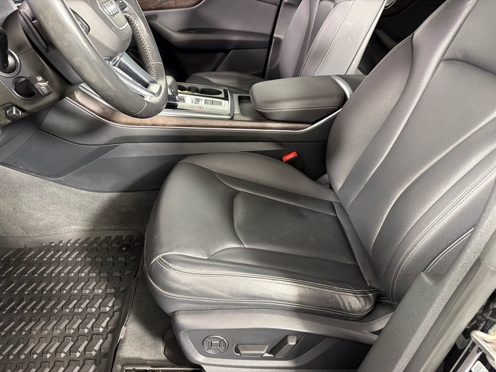 Used 2019 Audi Q8 Premium Plus AWD/4WD image 11