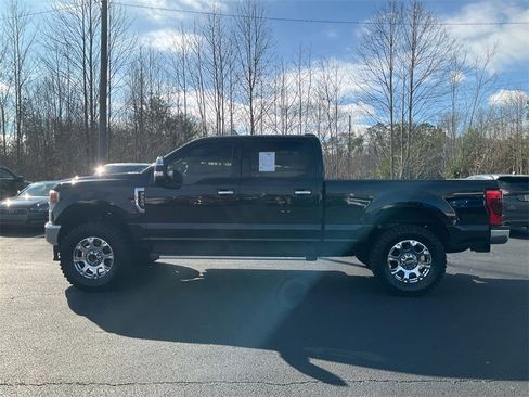 Used 2022 Ford F250 Lariat w/ Chrome Package image 8