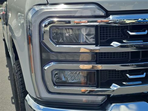 New 2025 Ford F250 Lariat w/ Lariat Ultimate Package image 7
