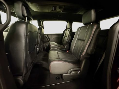Used 2018 Dodge Grand Caravan GT image 30