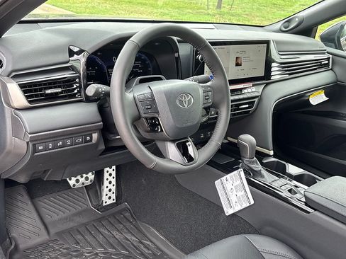 Used 2026 Toyota Camry XSE FWD image 10