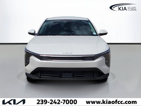 New 2026 Kia K4 LXS image 2