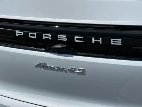 New 2026 Porsche Macan 4S Electric AWD/4WD image 30