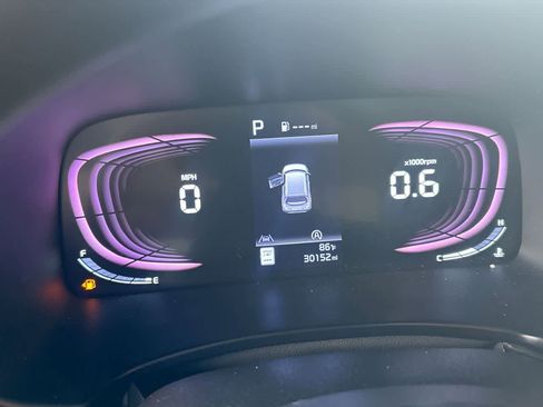 Used 2024 Kia Soul LX w/ Option Group 015 FWD image 16