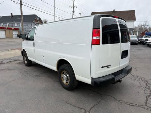 Used 2015 Chevrolet Express 2500 RWD image 7
