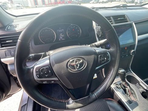 Used 2016 Toyota Camry SE FWD image 17