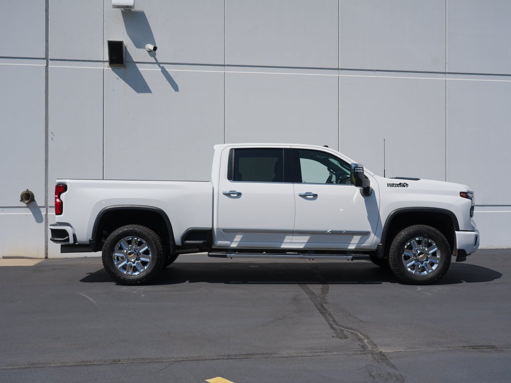 Certified 2024 Chevrolet Silverado 3500 High Country w/ LPO, Dark Essentials Package AWD/4WD image 2