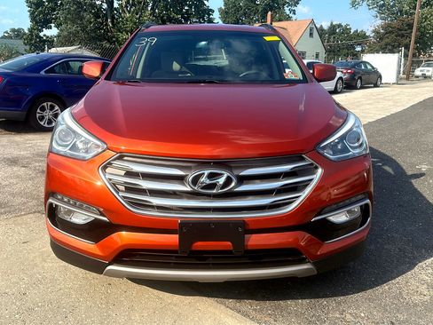 Used 2017 Hyundai Santa Fe Sport image 2