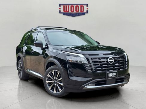 New 2026 Nissan Pathfinder Platinum AWD/4WD image 1