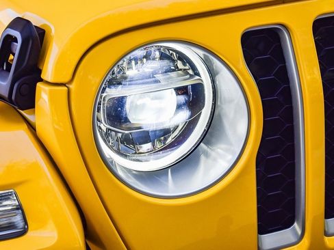 Used 2021 Jeep Wrangler Unlimited Sahara image 8