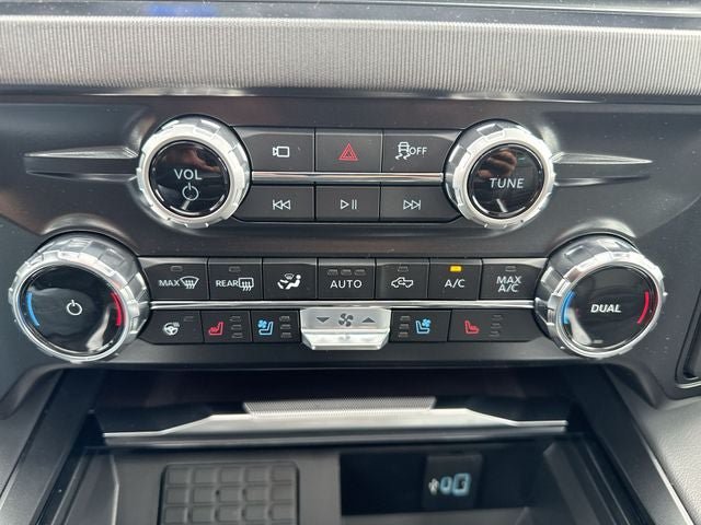 New 2026 Ford F250 Platinum AWD/4WD image 23