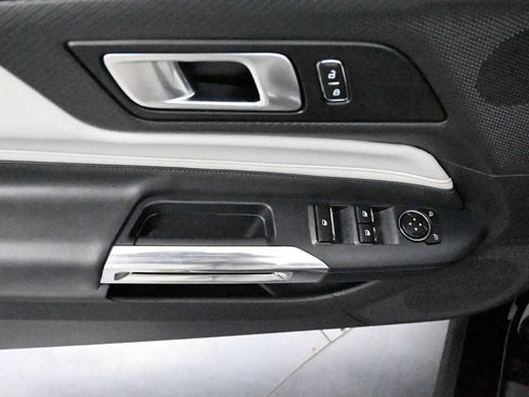 Used 2025 Ford Mustang Premium RWD image 18