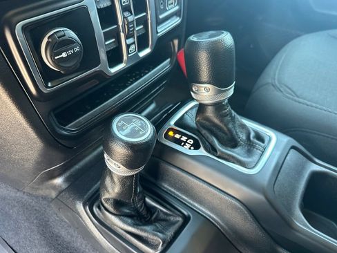 Used 2023 Jeep Wrangler Unlimited w/ Cold Weather Group AWD/4WD image 32