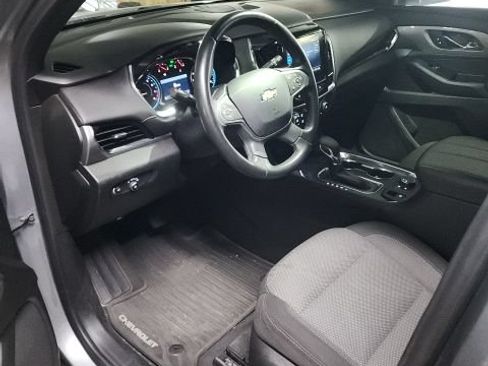 Used 2023 Chevrolet Traverse LT FWD image 7