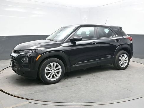 Used 2023 Chevrolet TrailBlazer LS FWD image 3